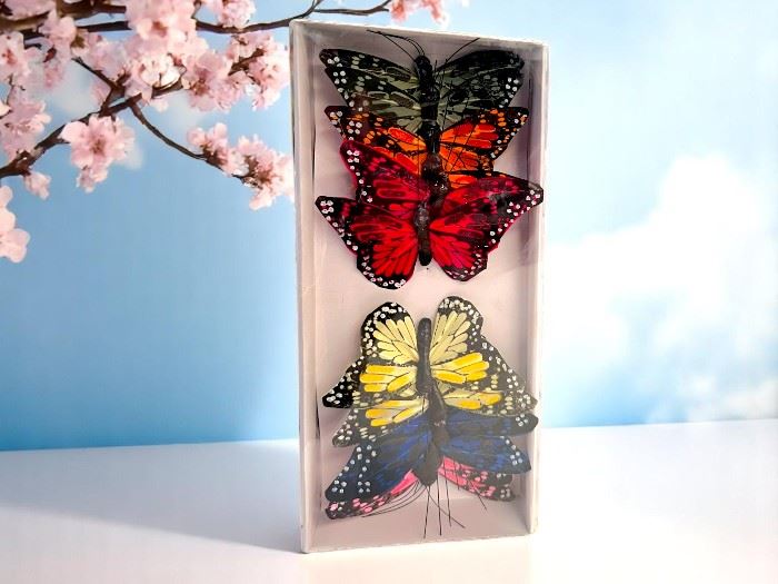 CAIXA COM 12 BORBOLETAS 10x15CM C/ ARAME