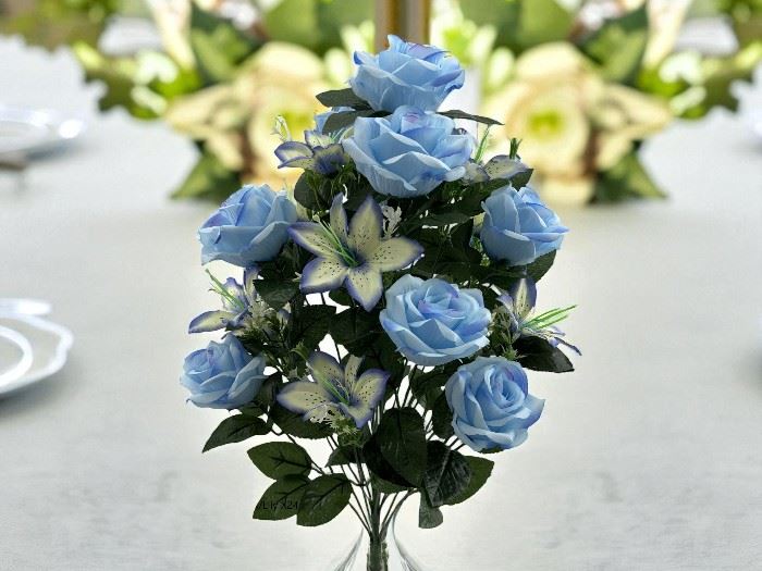 RAMO  ROSAS/LILY  X24 AZUL 70CM