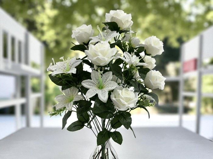 RAMO  ROSAS/LILY  X24 BRANCO 70CM
