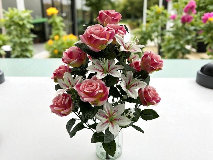 RAMO  ROSAS/LILY  X24 ROSA 70CM