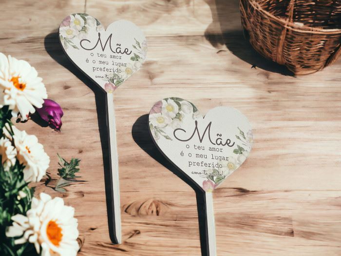 MADEIRA ESPETO CORAÇÃO MÃE O TEU AMOR... 15CM