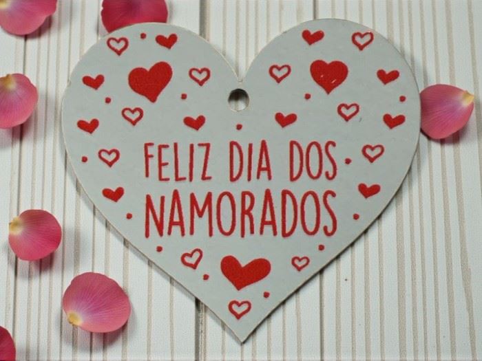 CORAÇÃO ETIQUETA MDF "FELIZ DIA DOS NAMORADOS" 3,5*3,8CM