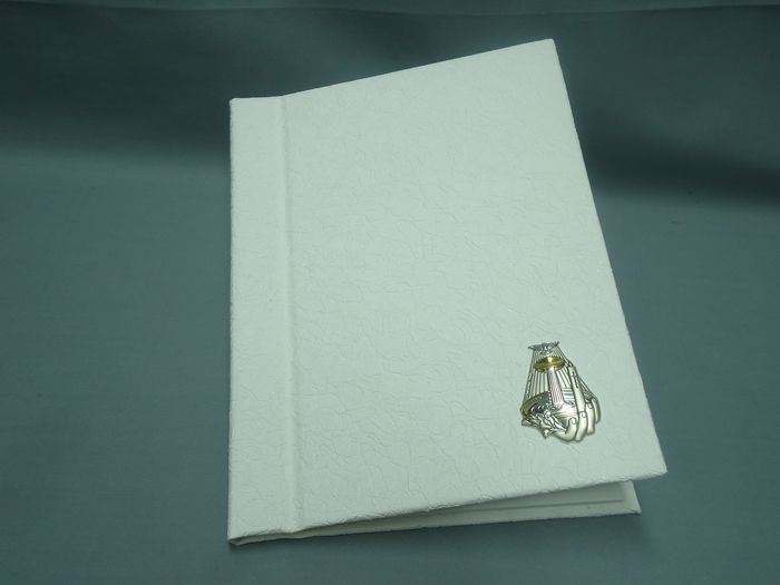 ALBUM C/ 30 FOLHAS 16X21CM BRANCO C/ APLIC