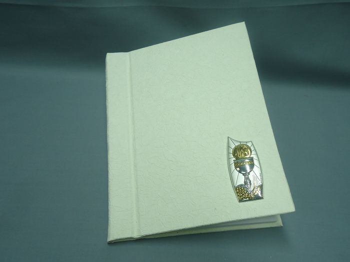 ALBUM C/ 30 FOLHAS 16X21CM CREME C/ APLIC