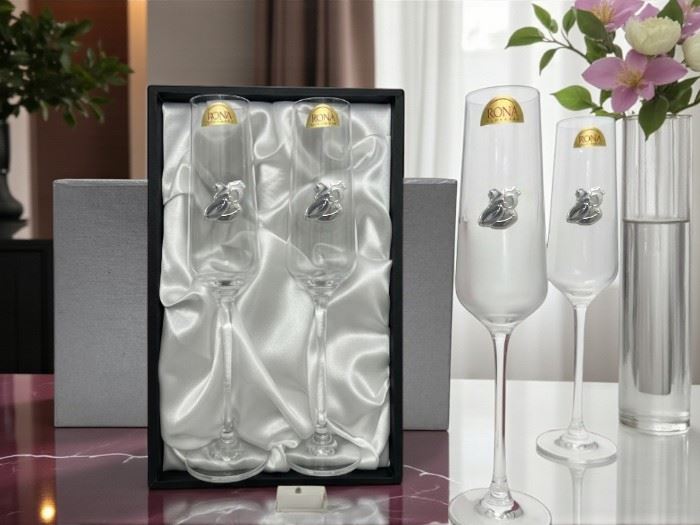 CONJ. 2 FLUTES CHARISMA C/ APL. 25 ANOS