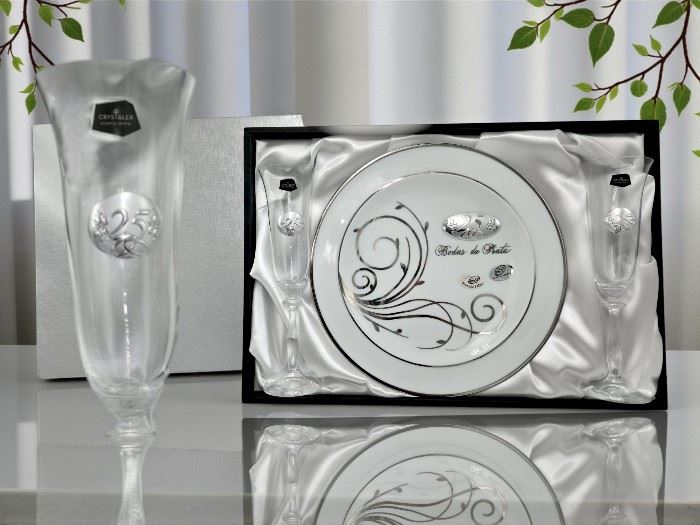 EST. PRATO B.S. 28 CM + 2 FLUTES C/PRATA  25  ANOS