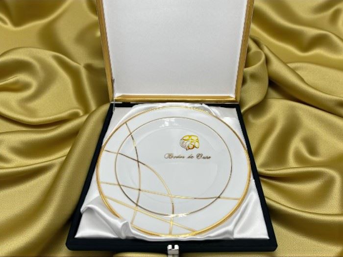 ESTOJO PRATO 24CM BEIRA SIMPLES TRAÇOS OURO  50 ANOS