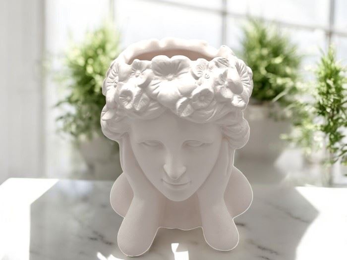 VASO MENINA "SURDA" 19x15CM  CRU